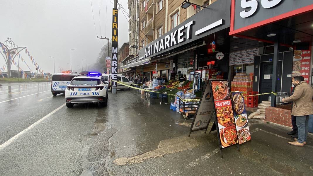 Anne, oğlunu darbeden market çalışanını silahla vurdu 2